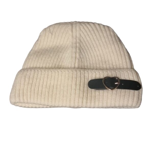 New DOLLS KILL off white ribbed buckle beanie - Picture 1 of 8